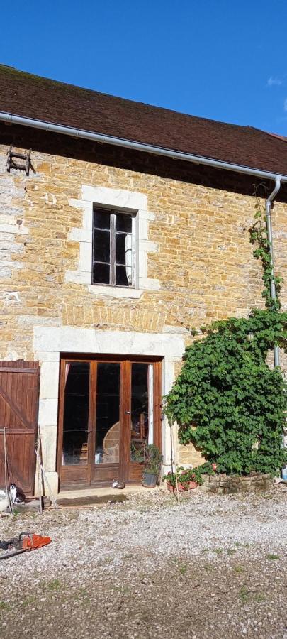 Presilly  Appartement De Charme Dans Une Maison Isolee מראה חיצוני תמונה